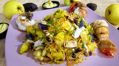 vinaigre vin rouge : Saladier de queues de langouste en salade