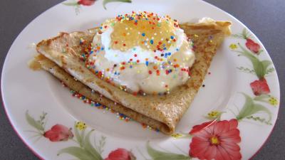 crème : Assiette avec sa crêpe et son mascarpone aux mangoustans et tapioca