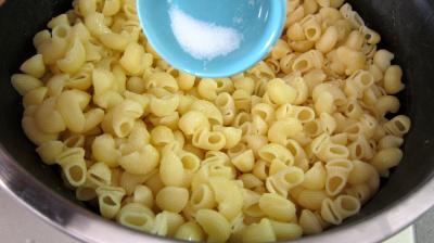 Brouillade de salades aux coquillettes - 4.2