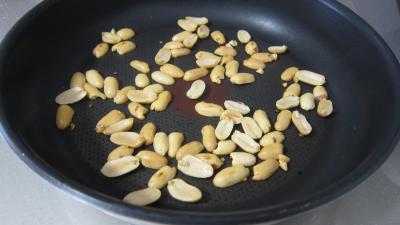 Cacahuètes grillées et ses restes de légumes - 7.1