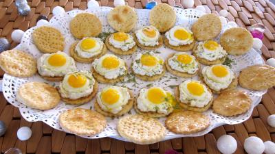 Crackers à la ricotta et aux oeufs de caille
