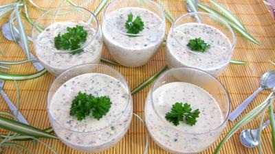 fromage de chevre : Verrines de panna cotta au chèvre et aux noisettes