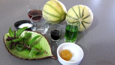 Ingrédients pour la recette : Cocktails perles de melon au porto
