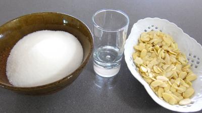 Ingrédients pour la recette : Nougatine