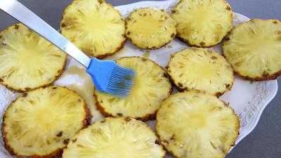Ananas à la plancha et sa sauce aux fraises - 5.3