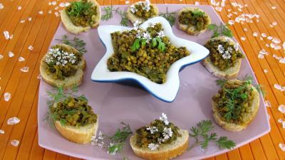 Cuisine mauricienne : Amuse-bouche de pain recouvert de dahl