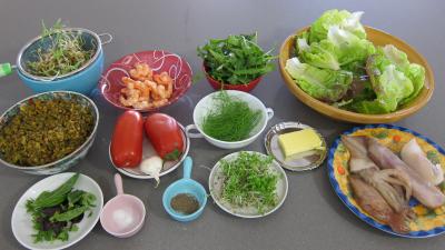 Ingrédients pour la recette : Salade tiède de poisson