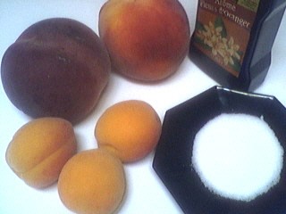 Ingrédients pour la recette : Duo de fruits pour bébé et pour les grands