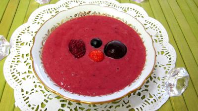 Dessert avec alcool : Ramequin de crème anglaise aux fruits rouges