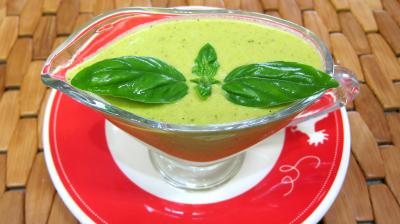 Image : Saucière de crème au basilic et mascarpone