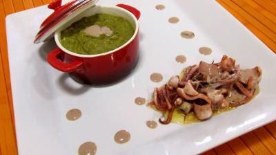 oseille : Assiette de purée à l'oseille avec ses encornets
