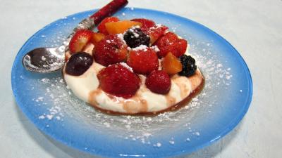 Image : recette Fruits rouges et fruits d'été aux petits suisses