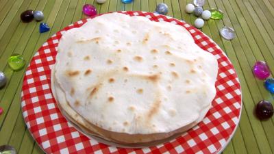 Cuisine mexicaine : Assiette de tortillas de blé ou galette mexicaine