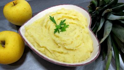 purée de fruits : Saladier de purée à l'ananas