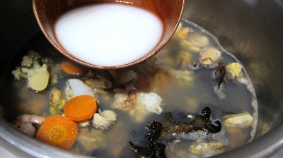 Soupe de poisson et crustacés façon chinoise - 7.4