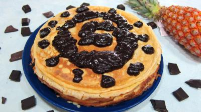 Desserts : Assiette de gâteau de crêpes Hawaïen