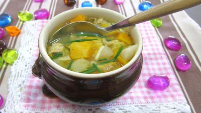 Soupes & potages : bol de soupe de légumes aux navets