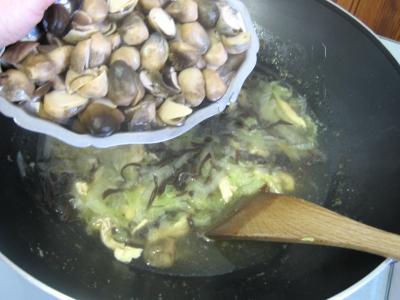 Soupe de poulet aux champignons à la chinoise - 8.2