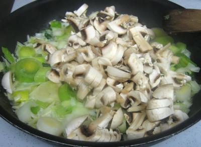 Pintade à la purée de maïs et champignons - 11.1
