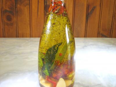 conserve à l'huile : Huile pimentée en bouteille