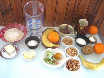 Ingrédients pour la recette : Gâteau de riz farci et sa salade de fruits
