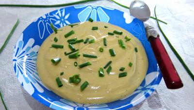 huile d'arachide : Ramequin de sauce mayonnaise cocktail