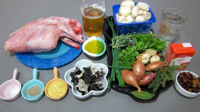 Ingrédients pour la recette : Lapin aux champignons