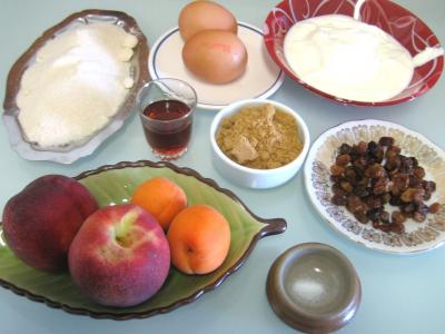 Ingrédients pour la recette : Meringues aux abricots et aux nectarines