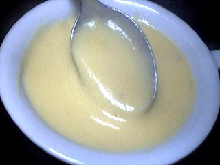 sauce pour viandes poêlées : Ramequin de sauce pâtissière au Porto
