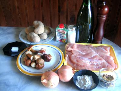 Ingrédients pour la recette : Dinde au cidre parfumée aux cèpes