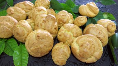 Image : Choux ou gougères de différentes formes et grosseurs