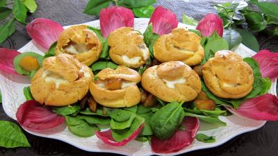 Entrées & salades : Assiette de mini-gougères fourrées