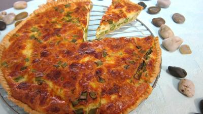 Fromages : Assiette de quiche aux asperges