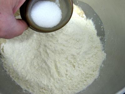 Petits pains farcis à l'oignon et aillettes - 4.1