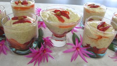 Dessert meringué : Verrines de mousse aux noisettes et aux fraises