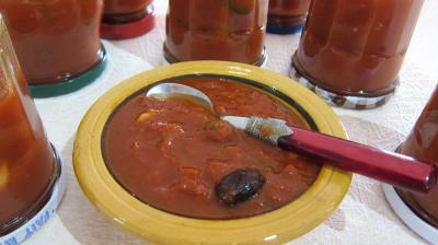 Conserves : Coupelle de sauce tomate puttanesca