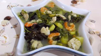 Soupes & potages : Soupière de soupe de lotte d'automne aux légumes