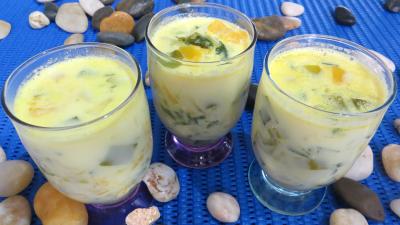 entrée à base de légumes : Verres de poireaux lactés à la menthe