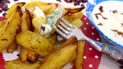 Recettes sans oeufs : Assiette de quartiers de pommes de terre au cumin