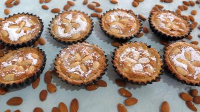 Desserts : Plat de mirlitons de Rouen