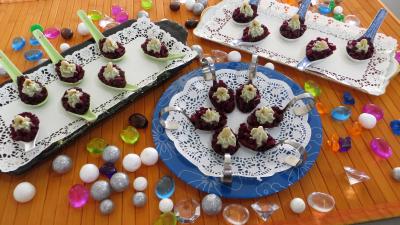 Amuse-bouche : Cuillères d'antipasti au beurre de roquefort