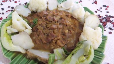 oignon : Plat de goulasch de boeuf