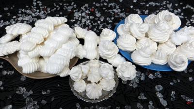 Desserts : Assiettes de meringue Suisse ou Espagnike