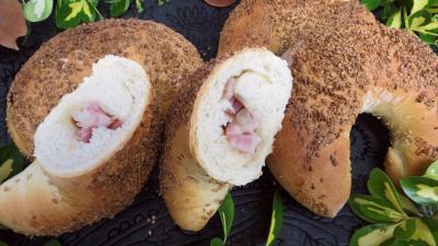 Cuisson à la poêle : Pains croissants aux lardons et oignons