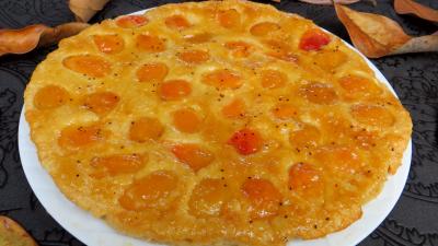 Printemps : Part de clafoutis d'abricots