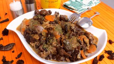 Pour débutants : Assiette de pintade au vin jaune du Jura