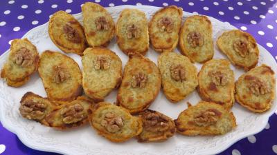Nouvel an : Assiette de tartines chaudes aux fromages