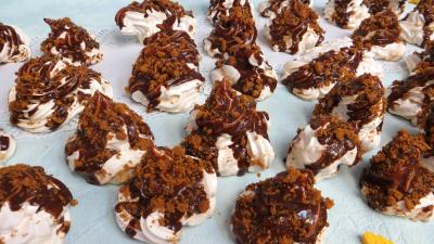 Recettes végétariennes : Meringues à l'espagnole glacées au chocolat