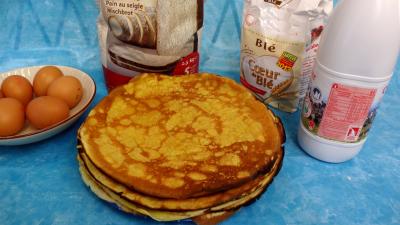 petit déjeuner : Assoette de crêpes à la farine de seigle