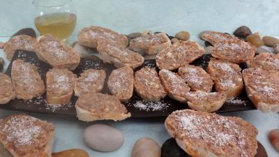Les grands classiques : Assiette de canapés aux anchois